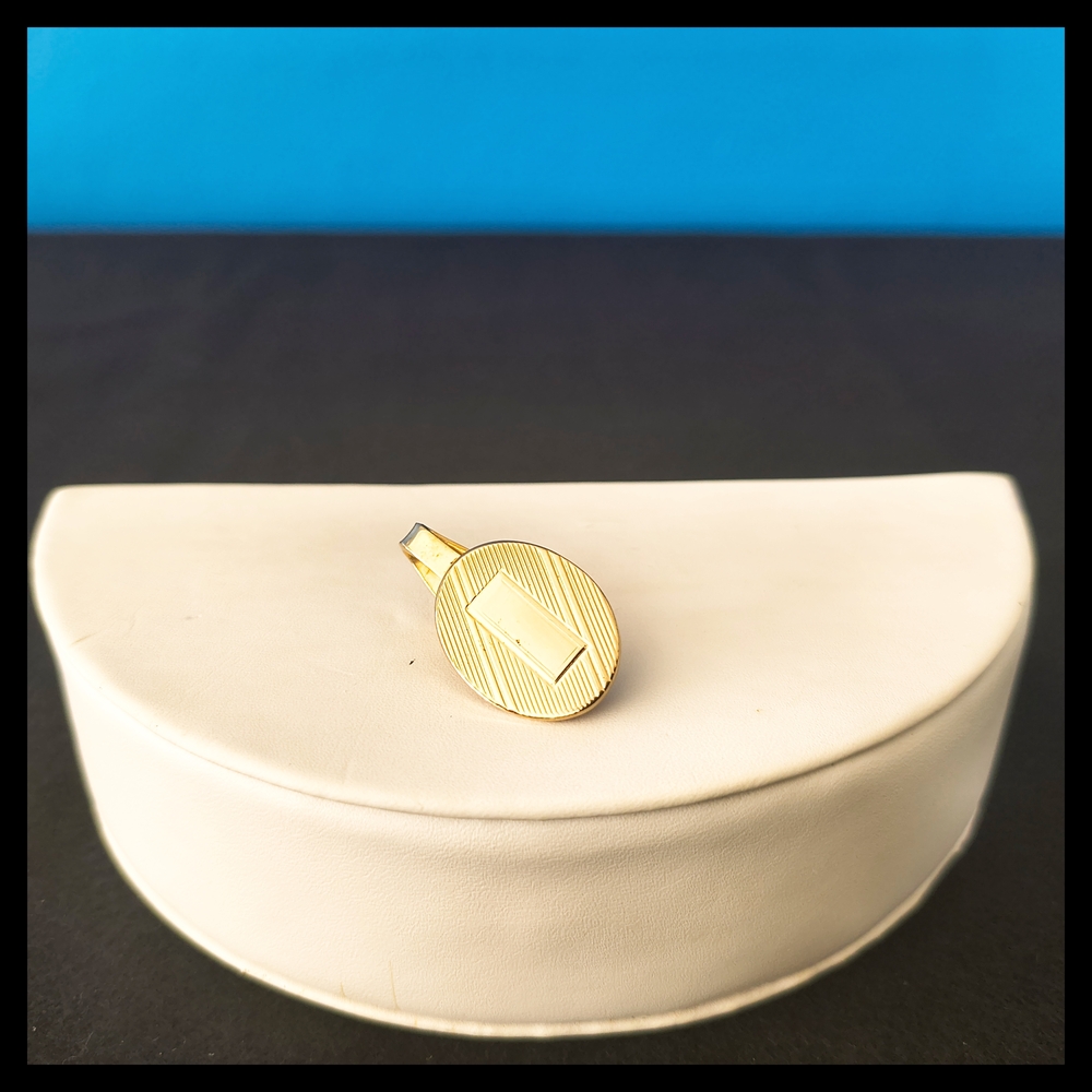 ✨ Vtg Pioneer Gold Oval Textured Tie Clip